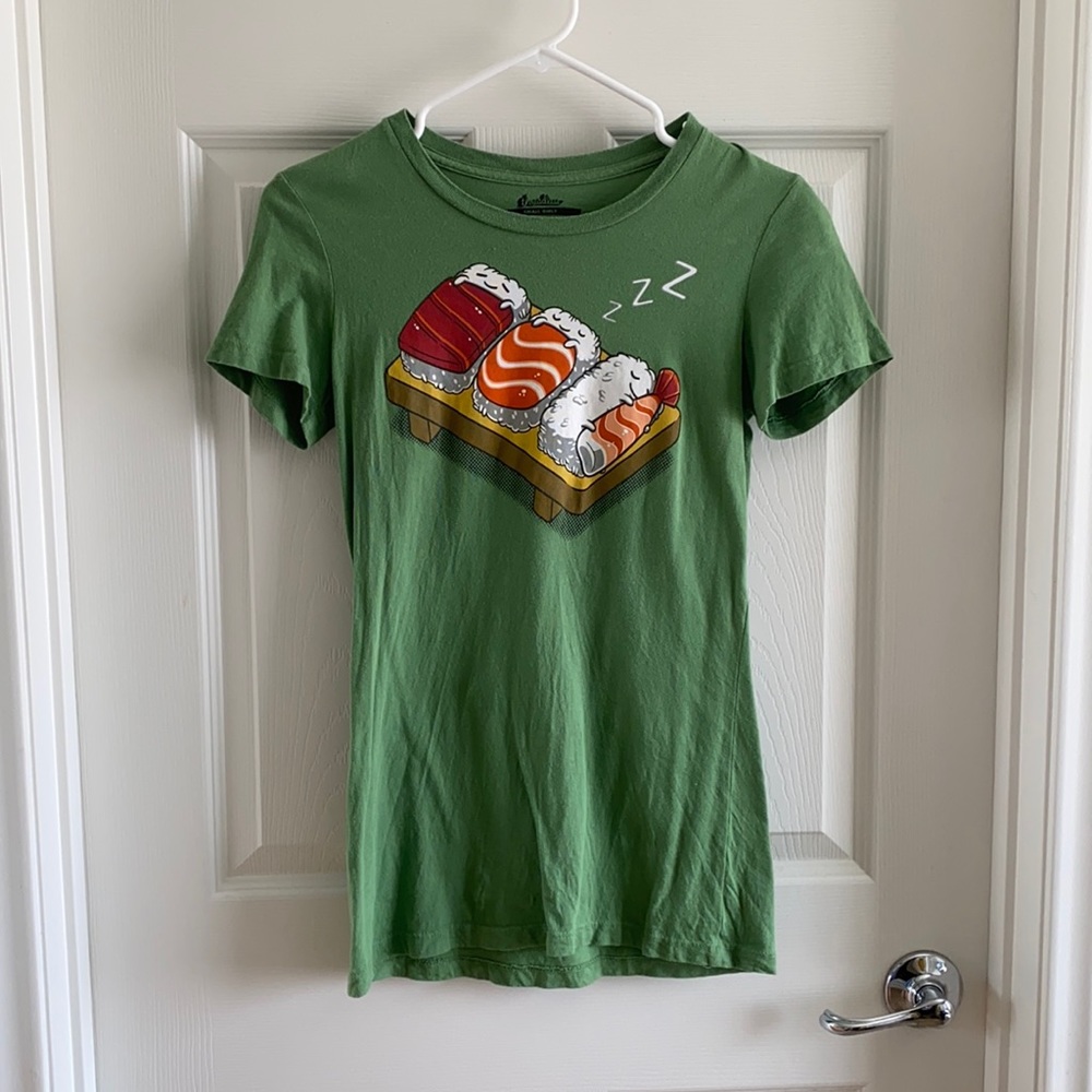 Women’s Green Graphic Tee Sushi in Blankets